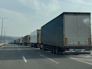 РСМ блокира ГКПП: Тежкотоварни автомобили спират движението през три пункта