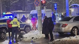 Катастрофа в Русе: Автомобил се качи на тротоар до автобусна спирка, втори инцидент на „Ялта“