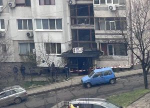 Откриха ръчна граната в Бургас: Полицията отцепи района около жилищен блок в „Меден рудник”