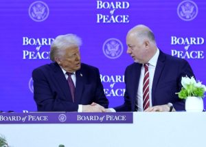 Политически бури след подписването на Хартата на Съвета за мир