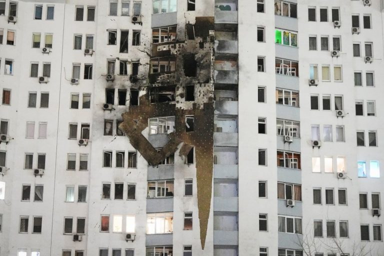 Русия атакува Украйна с 242 дрона, 35 ракети и хиперзвуковата „Орешник“ – Киев е под обстрел, има жертви и щети