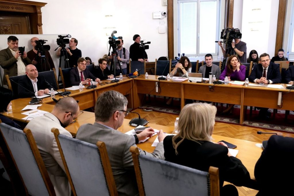 Правната комисия одобри разпускането на КПК на първо четене