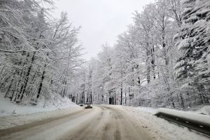 Проходът Петрохан и пътищата в Монтанско са проходими при зимни условия, но с повишено внимание