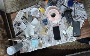 Разбиха нарколаборатория в бургаския квартал „Победа“, задържаха криминално проявен мъж