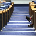 Партиите реагират на оставката на президента: Очаквания за коалиции и нови политически проекти