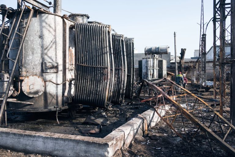Над 1 милион украинци без ток и отопление след руски удари Над 1 милион украинци без ток и отопление след руски удари