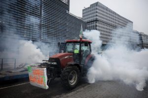 Сделката ЕС-Меркосур: Разлом в аграрната политика и неизбежни компенсации за фермерите