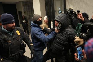 Напрежение в Минесота: Ще се изтеглят ли имиграционните сили след поредица от стрелби?