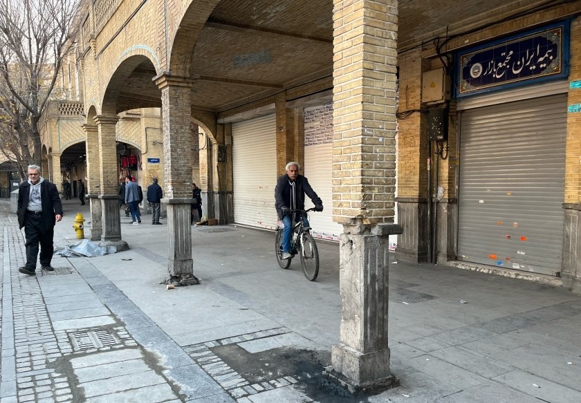 Паралелна икономика в Иран: Властта на привилегированите