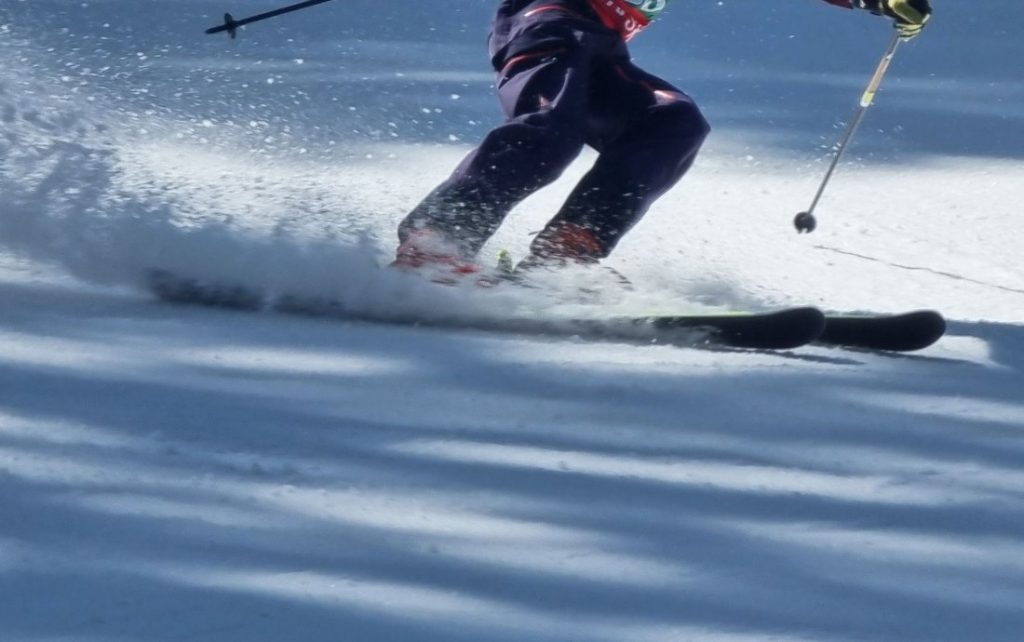 Скиор пострада тежко на писта „Платото“ в Банско, транспортиран е с хеликоптер