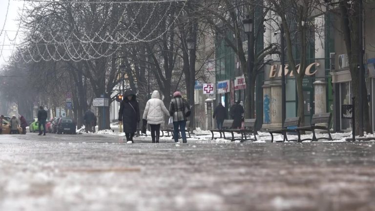 Русе под лед: Над 120 души пострадаха, общината въведе извънредни мерки