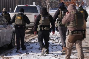 Тръмп сменя курса в Минеаполис: Нови заповеди за имиграционните служби след убийството на Алекс Прети