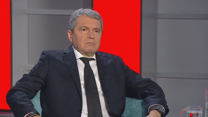 Тошко Йорданов: Човешкият фактор опорочава изборите, нови машини са нужни