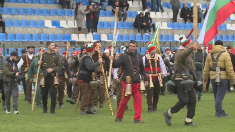 Симитли оживява: Започна XXII Кукерски фестивал „Древната земя на кукерите“