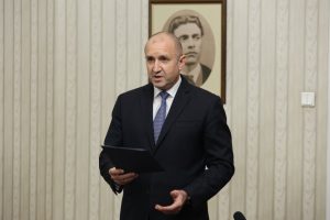 Президентът Румен Радев връчва третия мандат на „Алианс за права и свободи“