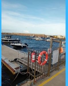 Туристическо корабче пострада при буря в Созопол, има данни за пробойна