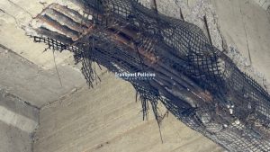 Опасност по Подбалканския път: Увиснали елементи на надлез застрашават движението край Гавраилово