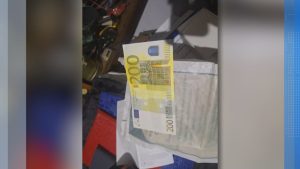 Разкрита работилница за фалшиви документи и евро: Задържани са двама мъже