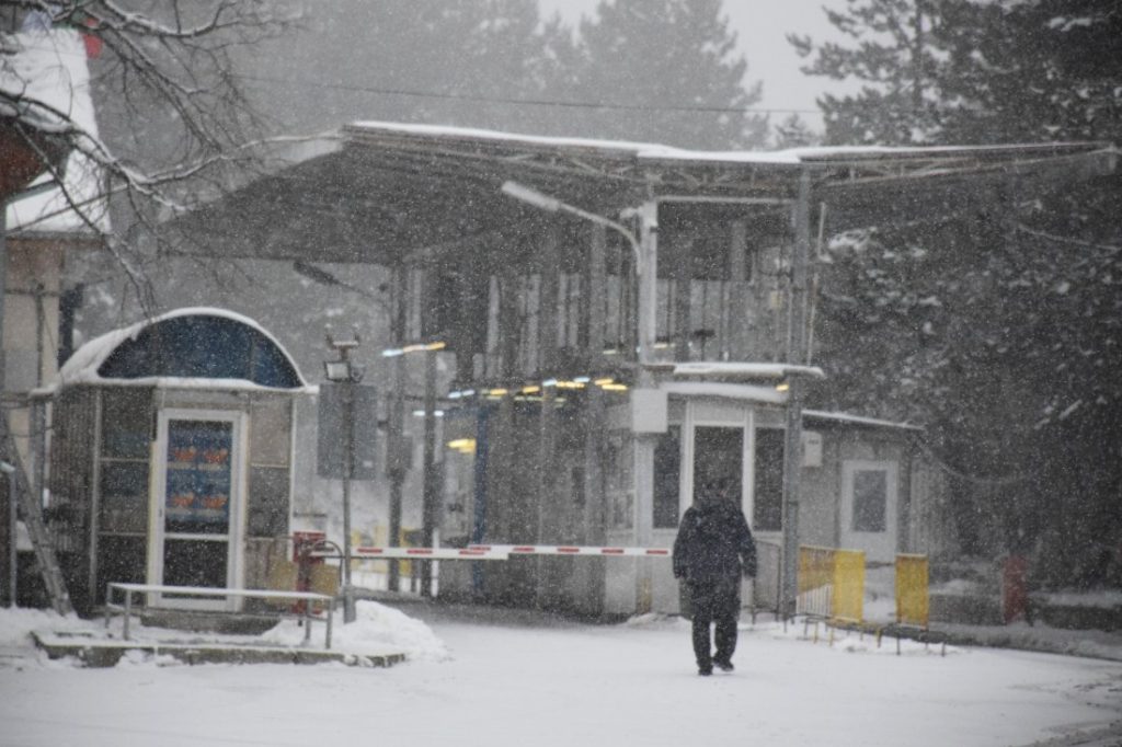 Сърбия спира товарни автомобили на ГКПП „Стрезимировци“ заради лошо време