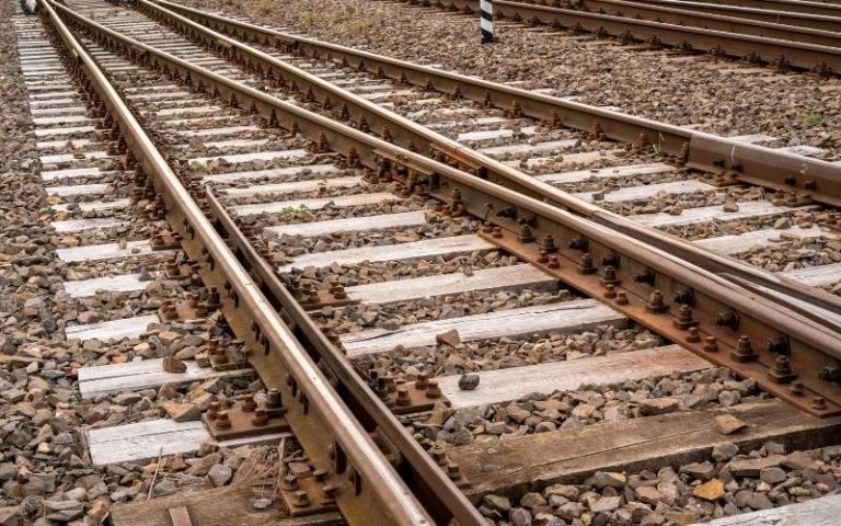 Гърция спря влаковете към България заради ремонти и товари, готви бърза линия Солун-София Гърция спря влаковете към България заради ремонти и товари, готви бърза линия Солун-София