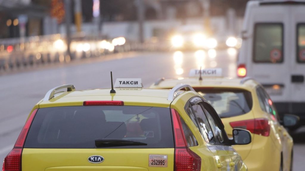 Такситата в София поскъпват, въвеждат евро тарифи от 2026 г.