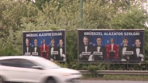 Унгария през 2025: Пропагандни билбордове атакуват Брюксел и вътрешни опоненти