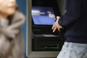 Банките с пренастроени системи за еврото: Първи дни с новата валута в България