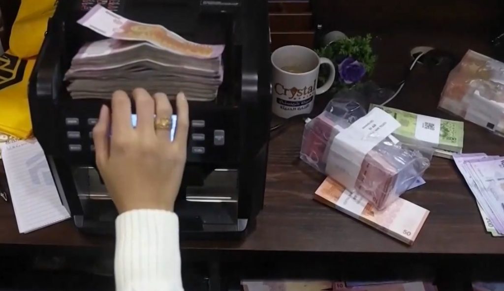 Сирия въвежда нови банкноти година след падането на Асад: Край на една епоха