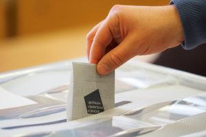 „Маркет ЛИНКС“: ГЕРБ-СДС води с 4% пред ПП-ДБ, избирателната активност расте