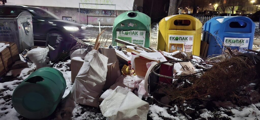 Глобите за изхвърляне на строителни отпадъци се увеличават, дебат за боклука в София