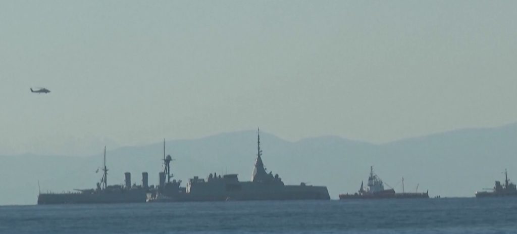 Модерна фрегата „Кимон“ подсили гръцкия флот, посрещната с военни почести