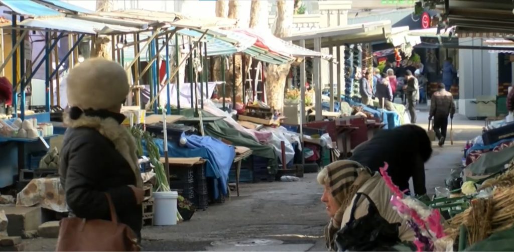 Хаос и празни сергии във Велико Търново след въвеждането на еврото