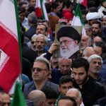 Иран потвърди 5000 жертви на протестите, интернетът се възстановява частично