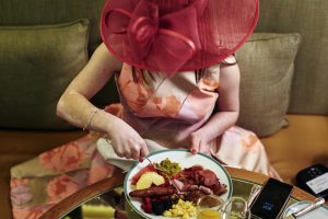 Гурме закуска за £95 срещу класическа английска за £3: Кулинарен дебат в Лондон