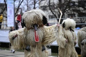 Над 13 000 участници дефилираха в Перник за закриването на „Сурва“