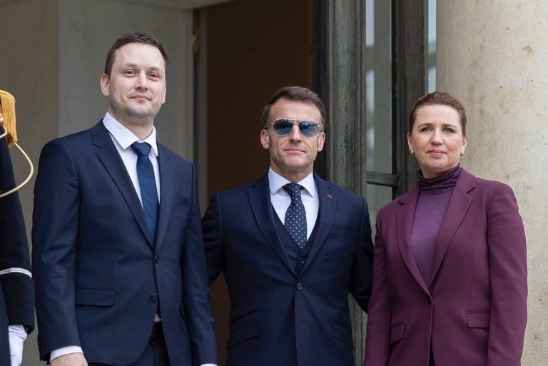 Макрон потвърди подкрепата на Франция за Дания и Гренландия в арктическия спор Макрон потвърди подкрепата на Франция за Дания и Гренландия в арктическия спор