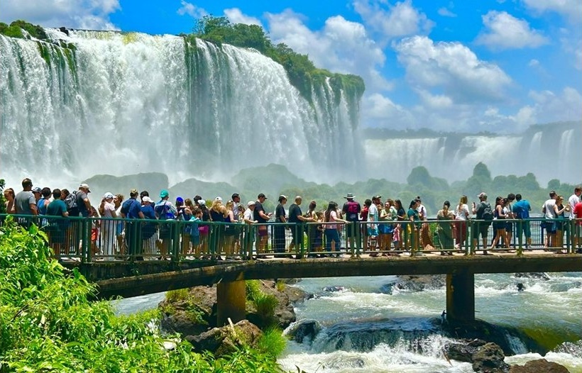 Водопадите Игуасу: Гръмогласното чудо на планетата между три държави
