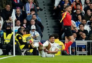 Драма на „Бернабеу“: Мбапе спаси „Реал“ в 100-ата минута под дъжд от освирквания