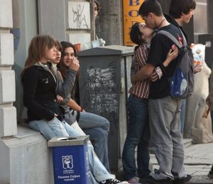 Ново здравно образование: Първокласници ще учат за безопасност с непознати, а шестокласници – за контрацепция