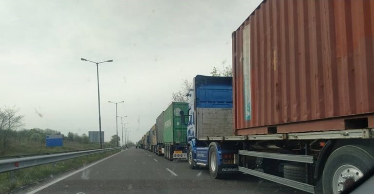 Нормален е трафикът на граничните пунктове в страната, в сила са нови правила на ГКПП „Рудозем“ Нормален е трафикът на граничните пунктове в страната, в сила са нови правила на ГКПП „Рудозем“