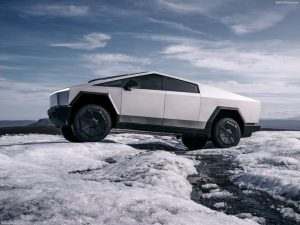 Румънската полиция отне книжката на българин с Tesla Cybertruck заради грешна категория
