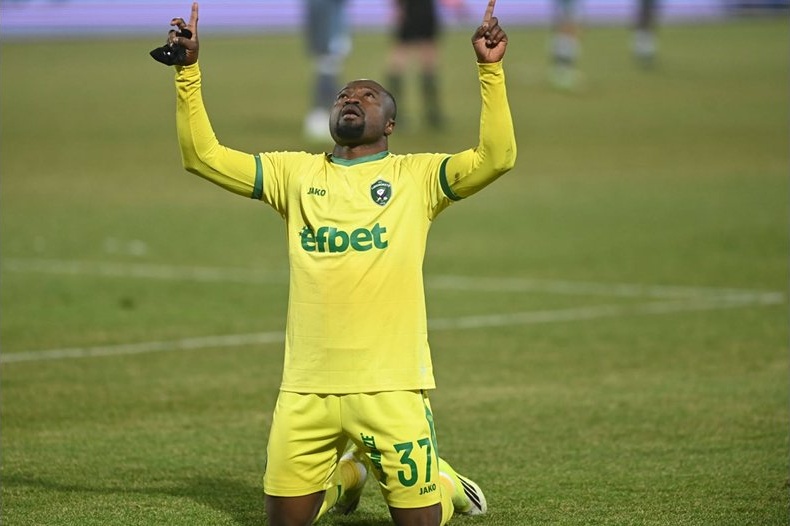 Козмин Моци обвини Левски в натиск над съдиите и расизъм срещу Текпетей