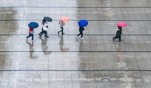 Времето на 6 февруари: Екстремни температурни разлики и предупреждения за валежи