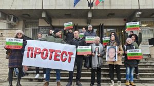 Протест във Велико Търново: Граждани искат арест за шофьора, убил бившия кмет на Червен бряг