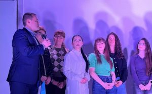 „Осмият цвят“ в Русе: Деца превръщат борбата срещу насилието в театрално изкуство