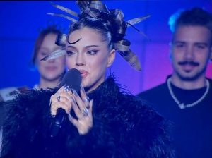 Коментар на седмицата: Защо Дара не е истинският проблем на музикалната индустрия