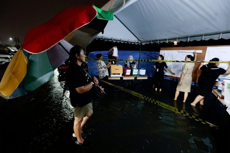 Партия „Бумджайтай“ води убедително на парламентарните избори в Тайланд