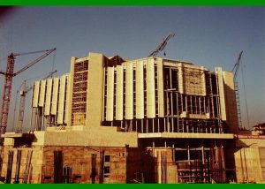 НДК търси стари снимки от строежа си за мащабна изложба на Моста на влюбените