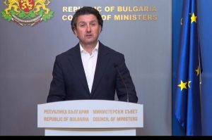 Мирослав Боршош настоява за нов дебат с бранша за Туристическия гаранционен фонд