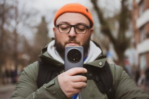 HONOR Magic8 Pro: Флагманът, който вижда в нощта и мисли за очите ви